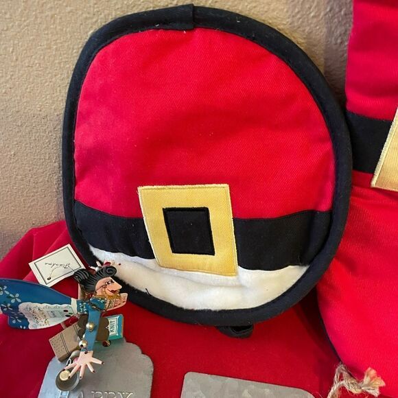 Santa Oven mitt Towel Set and Metal Tags - Picture 10 of 10